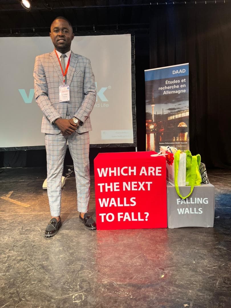 Numbu Holix at the Falling Walls Lab Cameroon 2023, where his research placed third.